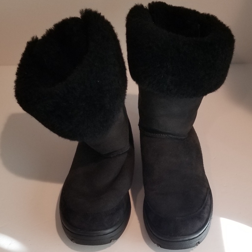 Ugg Australia Ultimate Bind Women's Size 8 Black SheepskinBead Tie Boots